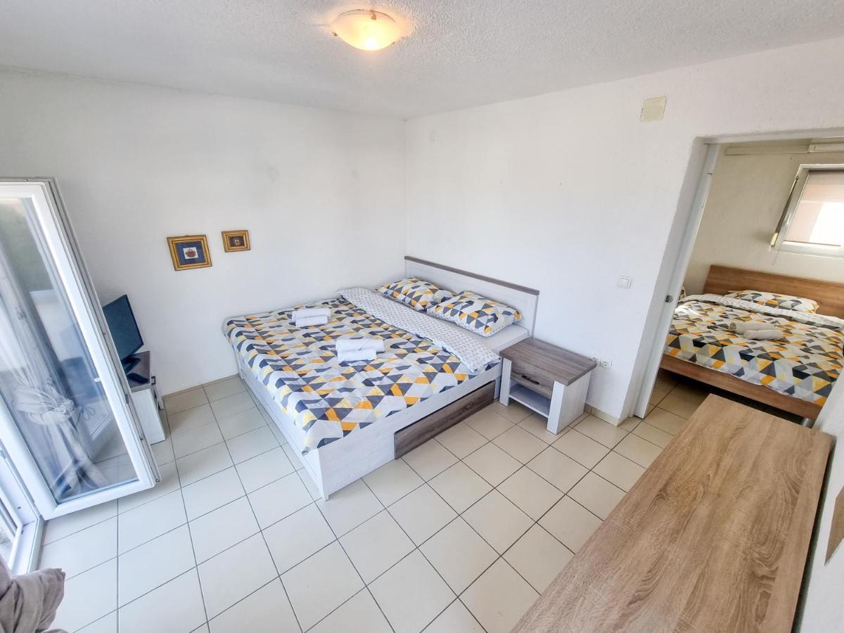 Apartments Kovac Vir Exterior photo